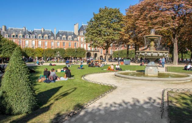 Soma In Parigi